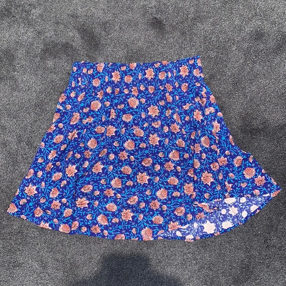 H&M Ladies Short Woven Fabric Floral Skirt Blue - Picture 2 of 3